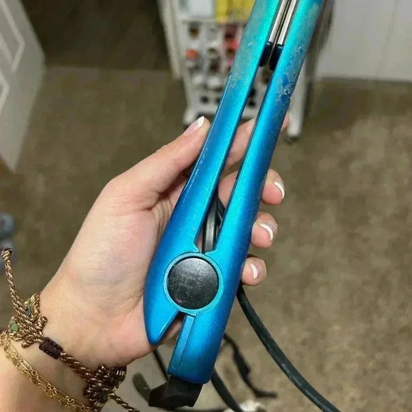 Flawed gem chi hair straightener - Picture 7 of 7